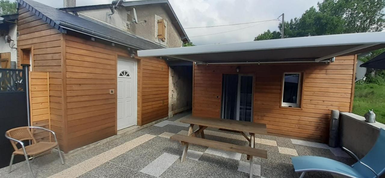 Le Petit Pays Apartment Montgivray Exterior photo