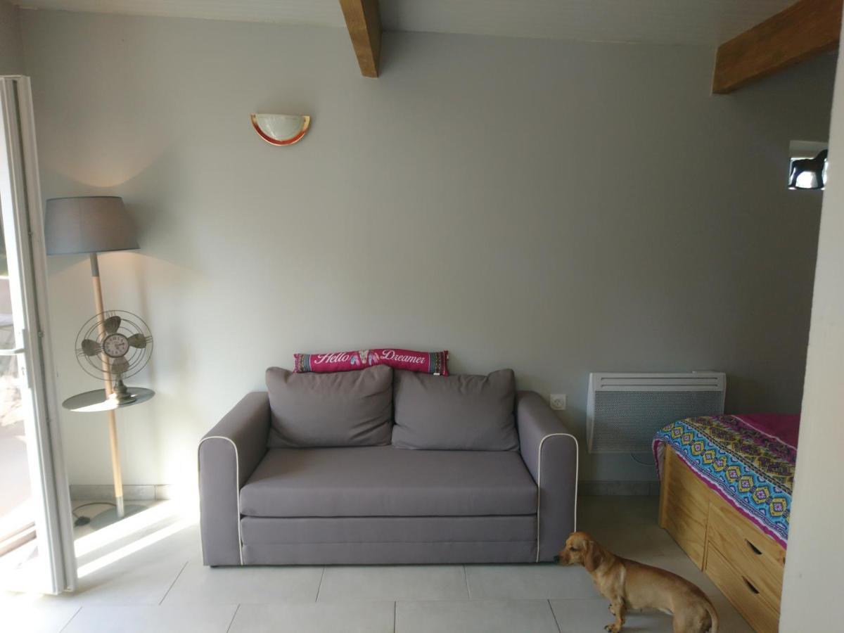 Le Petit Pays Apartment Montgivray Exterior photo